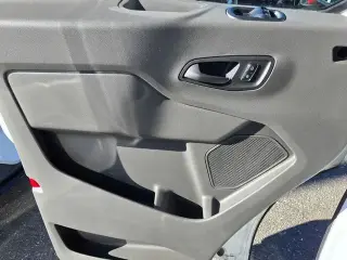 Ford Transit 2024 350 XL 3dr LWB Techo Bajo Furgón Pasajeros