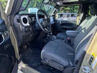 Jeep Wrangler 2025 4x4 Sport 4 SUV