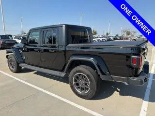 Jeep Gladiator 2023 4x4 Overland 4p Cabina de Tripulante 5.0 ft. CB