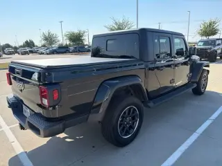 Jeep Gladiator 2023 4x4 Overland 4p Cabina de Tripulante 5.0 ft. CB
