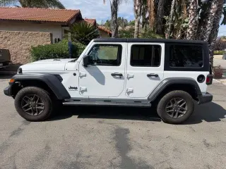 Jeep Wrangler 2025 4x4 Sport 4dr SUV