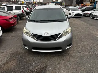 2011 Toyota Sienna LE 8-Pas V6