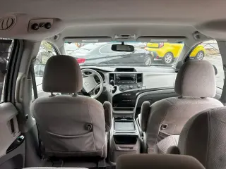 2011 Toyota Sienna LE 8-Pas V6