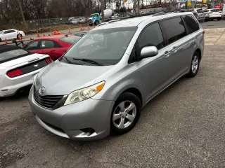 2011 Toyota Sienna LE 8-Pas V6