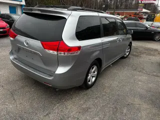 2011 Toyota Sienna LE 8-Pas V6