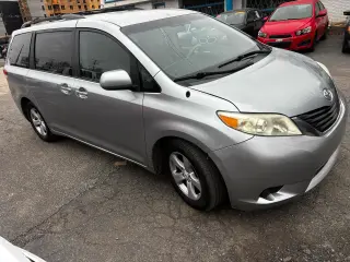 2011 Toyota Sienna LE 8-Pas V6