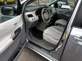 2011 Toyota Sienna LE 8-Pas V6