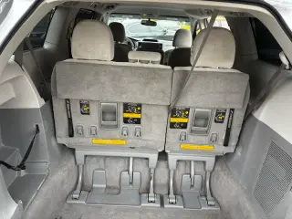 2011 Toyota Sienna LE 8-Pas V6