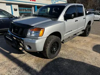 2013 Nissan Titan S Crew Cab 4WD