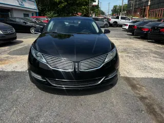 Sedán híbrido Lincoln MKZ de 2014