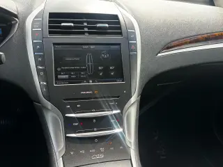 Sedán híbrido Lincoln MKZ de 2014