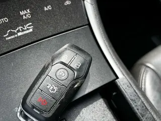 Sedán híbrido Lincoln MKZ de 2014