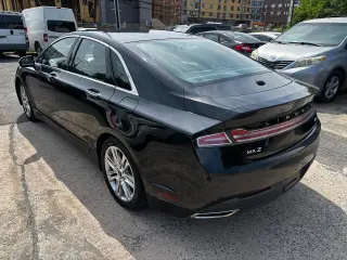 Sedán híbrido Lincoln MKZ de 2014