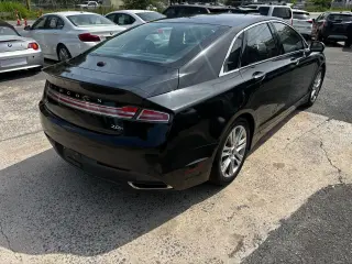 Sedán híbrido Lincoln MKZ de 2014