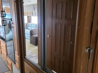 Autocaravana RV Freightliner X-Line 2005