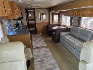 Autocaravana RV Freightliner X-Line 2005