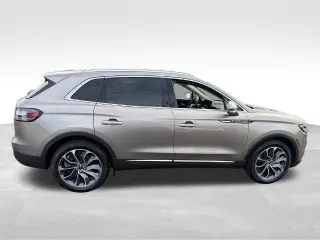 Lincoln Nautilus 2021 AWD Reserve 4dr SUV