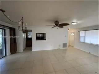 Propiedad de alquiler con 2 dormitorios y 2 baños en Pembroke Pines