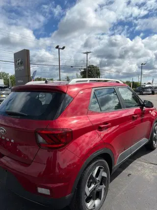 Hyundai VENUE 2023 SEL 4dr Crossover