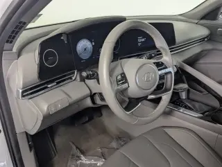 Hyundai ELANTRA 2025 SEL Conveniencia 4dr Sedan