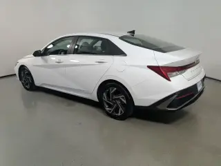 Hyundai ELANTRA 2025 SEL Conveniencia 4dr Sedan
