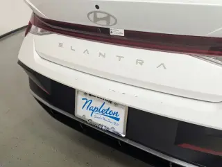 Hyundai ELANTRA 2025 SEL Conveniencia 4dr Sedan