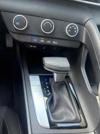 Hyundai ELANTRA 2024 SE 4dr Sedán