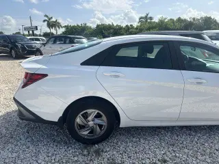 Hyundai ELANTRA 2024 SE 4dr Sedán