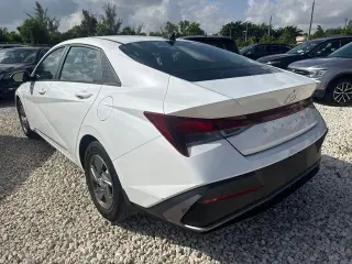 Hyundai ELANTRA 2024 SE 4dr Sedán