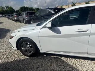 Hyundai ELANTRA 2024 SE 4dr Sedán