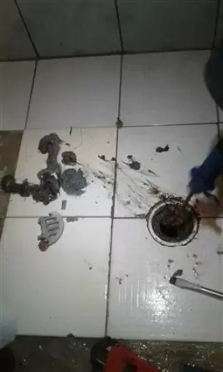 PLOMEROS AMBATO EMERGUENCIAS