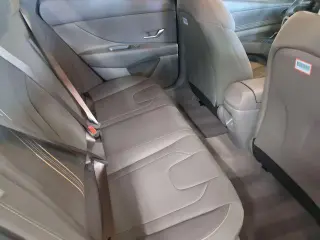 Hyundai Elantra 2026 SEL Sport sedán de 4 puertas