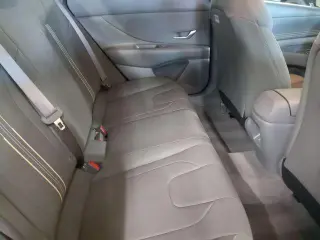 Hyundai Elantra 2026 SEL Sport sedán de 4 puertas