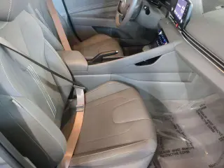 Hyundai Elantra 2026 SEL Sport sedán de 4 puertas