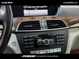 Mercedes-Benz Clase C 2014 AWD C 300 Luxury 4MATIC Sedán de 4 puertas