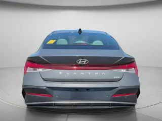Hyundai ELANTRA Híbrido 2024 Limited Sedán de 4 puertas
