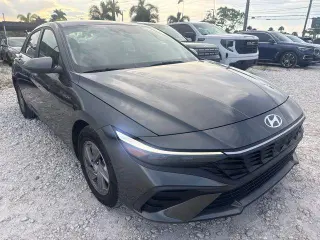 Hyundai ELANTRA 2025 SE 4dr Sedán