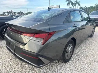 Hyundai ELANTRA 2025 SE 4dr Sedán