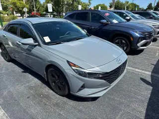 Hyundai ELANTRA Híbrido 2021 Azul 4p Sedán