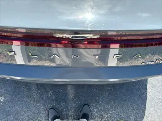 Hyundai ELANTRA Híbrido 2021 Azul 4p Sedán