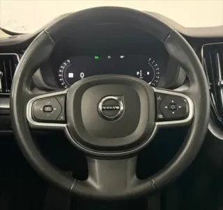 Volvo XC60 2022 tracción en todas las ruedas B5 Momentum 4p SUV