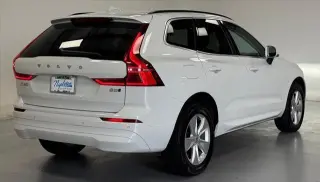 Volvo XC60 2022 tracción en todas las ruedas B5 Momentum 4p SUV