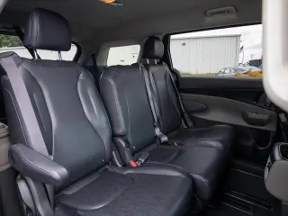 Kia Carnival 2025 LXS 4dr Minivan