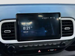 Hyundai VENUE 2024 Limited 4p Crossover
