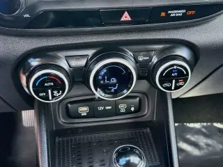 Hyundai VENUE 2024 Limited 4p Crossover