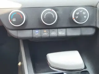 Hyundai ELANTRA 2025 SE 4dr Sedan