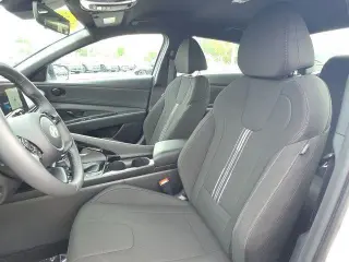 Hyundai ELANTRA Hybrid 2025 SEL Sport 4dr Sedan