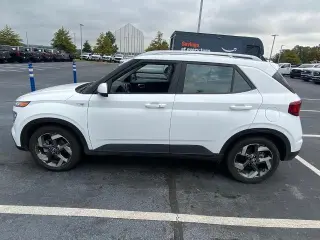 Hyundai VENUE 2025 SEL 4dr Crossover