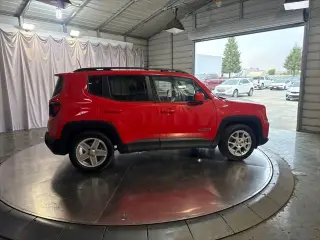 Jeep Renegade 2021 Latitude 4dr SUV