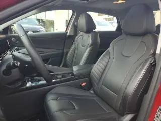Hyundai ELANTRA 2025 Limited 4p Sedan